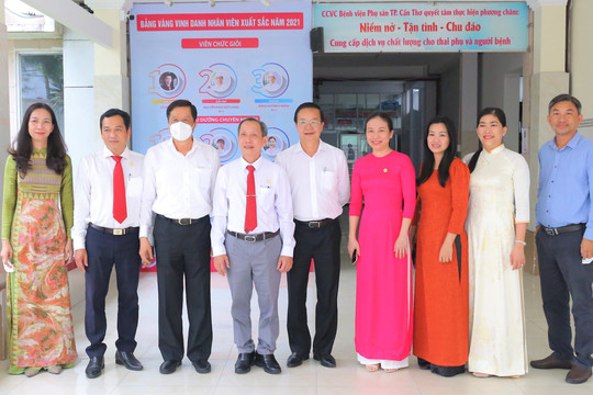 Bệnh viện Phụ sản Cần Thơ họp mặt nhân Ngày thầy thuốc Việt Nam