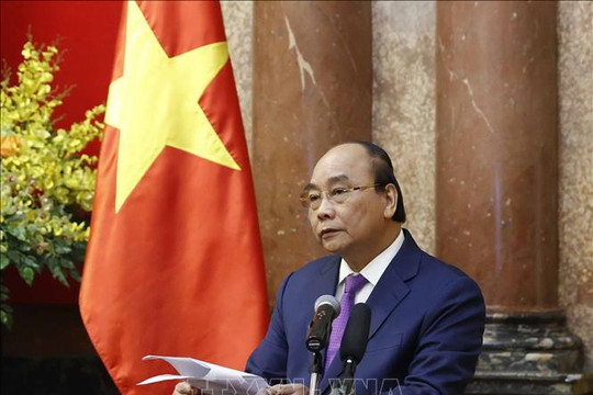 Chủ tịch nước Nguyễn Xuân Phúc: Các thầy thuốc xứng đáng được tôn vinh như những anh hùng