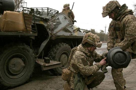 Báo Đức: Quân Ukraine chỉ còn đạn cho vài ngày mà đường tiếp viện đã bị Nga kiểm soát chặt