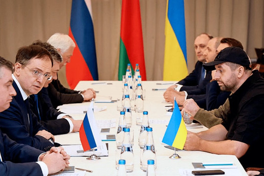 Ukraine đưa tin khác nhau về cái chết của nhà đàm phán với Nga