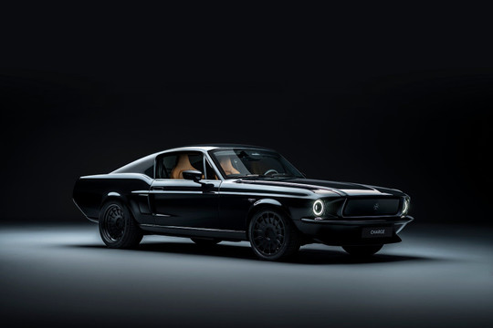 Charge hồi sinh Ford Mustang 1967 động cơ điện với giá hơn 10 tỷ đồng