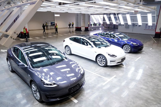 Nga tấn công Ukraine, Tesla tăng giá ô tô điện ở Trung Quốc và Mỹ hai lần sau 5 ngày