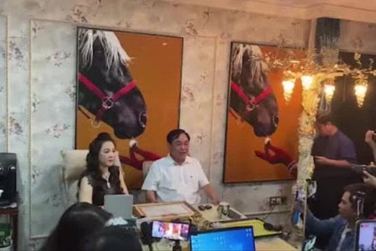 Bà Nguyễn Phương Hằng bị bắt, ê kíp cùng livestream có liên đới?