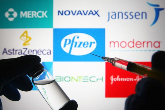 Pfizer-BioNTech, Moderna trước thách thức có vắc xin tốt hơn chống các biến thể sau Omicron