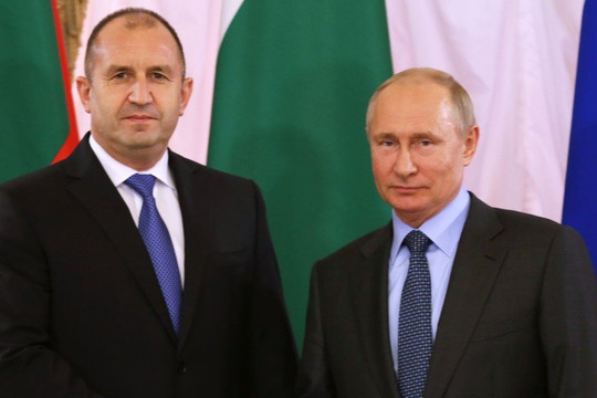 Vì sao Tổng thống Bulgaria dùng từ “bên hiếu chiến” khi đề cập Ukraine?