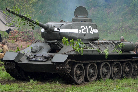 Mỹ chuẩn bị dọn đường cho xe tăng Liên Xô đến tham chiến tại đông Ukraine