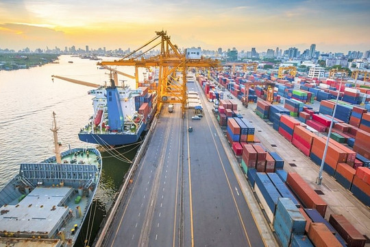 TP.HCM: Ngày đầu thu phí hạ tầng cảng biển hơn 8 tỉ đồng