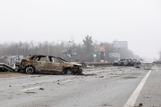 Ukraine tìm thấy 410 thi thể gần Kyiv