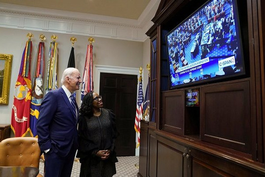 Mỹ có nữ thẩm phán da màu đầu tiên tại Tòa án tối cao