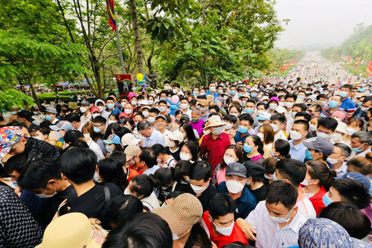 Hơn 500.000 du khách đã tới đền Hùng dịp Giỗ tổ 