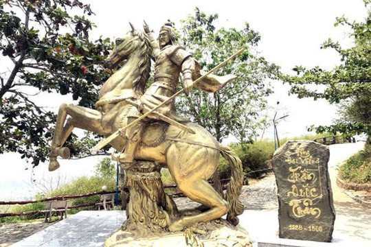 Bà Rịa - Vũng Tàu khẳng định tượng Hưng Đạo Vương cầm trường đao và tượng  Quan Vân Trường có sự khác biệt