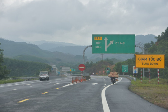 Thông xe cao tốc La Sơn – Tuý Loan