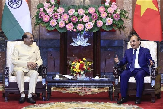 Chủ tịch nước Nguyễn Xuân Phúc tiếp Chủ tịch Hạ viện Ấn Độ Om Birla