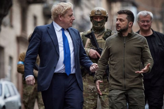 London lần đầu thừa nhận khả năng Nga thắng tại Ukraine, EU lập tức chê thủ tướng Anh "lố bịch"