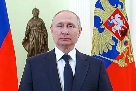 Tổng thống Putin gửi thông điệp tới binh lính Ukraine đang cầm cự trong thế cờ tàn ở Mariupol