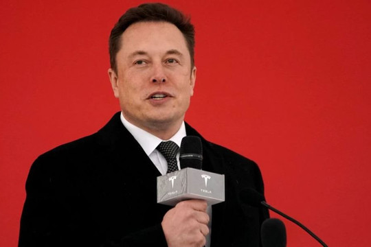 Nhà đầu tư sợ cổ phiếu Tesla rớt giá, Elon Musk có cài người vào lãnh đạo Twitter?