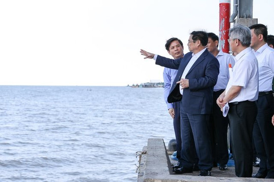 Thủ tướng khảo sát khu quy hoạch cảng lớn nhất ĐBSCL và dự án nhiệt điện Long Phú