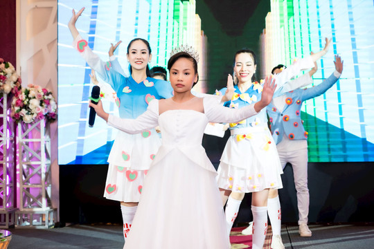 Lần đầu tiên Việt Nam tham gia Hoa hậu nhí LHQ quốc tế