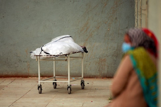 Ấn Độ công bố dữ liệu tử vong năm 2020, phản đối cách tính người chết vì COVID-19 của WHO