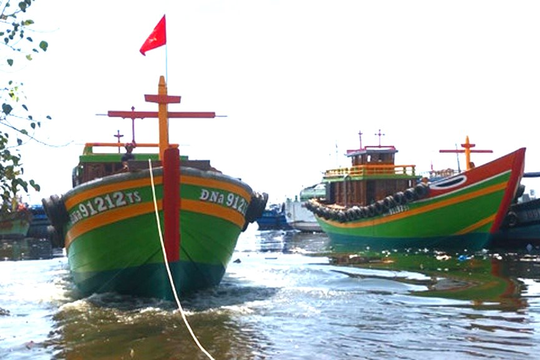 Phản đối lệnh cấm đánh bắt cá của Trung Quốc