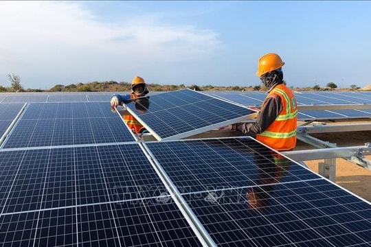 EVN lại lên tiếng về việc dừng huy động 172,12 MW của Nhà máy điện mặt trời Trung Nam