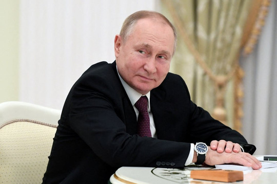 Tổng thống Putin lập tức bổ nhiệm 5 người thế chỗ 5 thống đốc Nga vừa đồng loạt từ chức