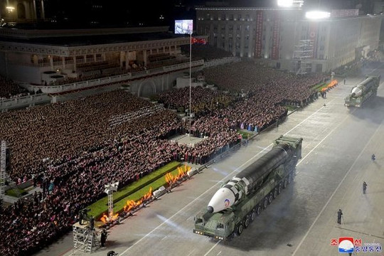  COVID-19 tại Triều Tiên bùng phát sau đợt diễu binh quy mô lớn