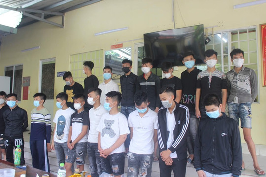 Đồng Nai: Bắt tạm giữ 22 thanh thiếu niên dùng “bom xăng” hỗn chiến