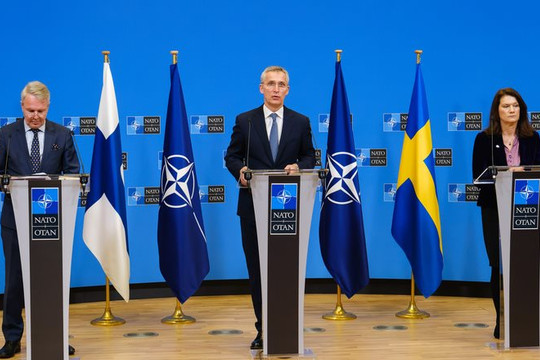 Thụy Điển xin gia nhập NATO vô tình khiến Phần Lan gặp trở ngại