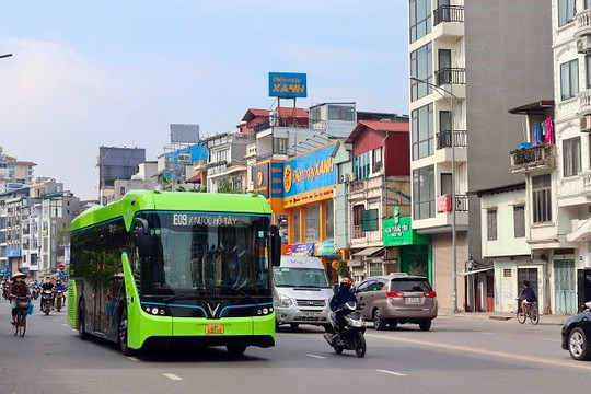 Hà Nội có thêm tuyến xe buýt điện thứ 8