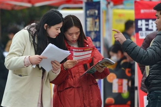 Tỷ lệ thất nghiệp ở dân số trẻ Trung Quốc tăng kỷ lục