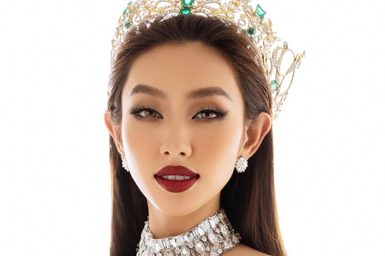 Hoa hậu Thùy Tiên khoe nhan sắc rạng rỡ sau nửa năm đăng quang