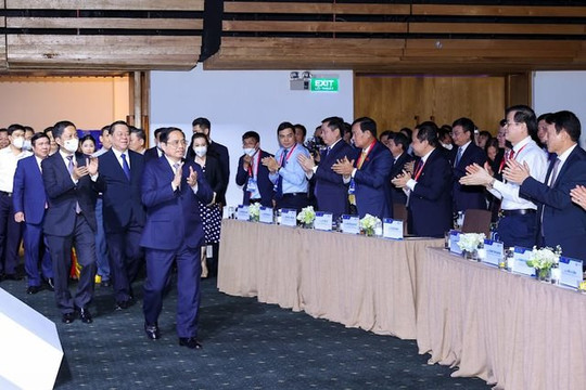 Thủ tướng Phạm Minh Chính chủ trì phiên tọa đàm cao cấp Diễn đàn Kinh tế Việt Nam