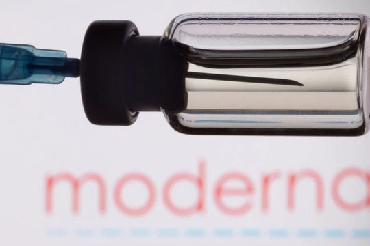 Moderna công bố vắc xin mới chống chủng SARS-CoV-2 gốc và Omicron tốt hơn loại ban đầu