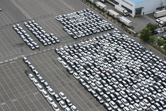 Hàn Quốc: Hàng loạt tài xế xe tải đình công phản đối giá xăng tăng vọt