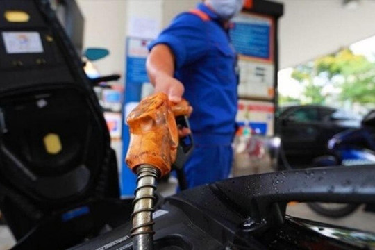 Chính phủ yêu cầu theo dõi, bảo đảm cung cầu mặt hàng xăng dầu