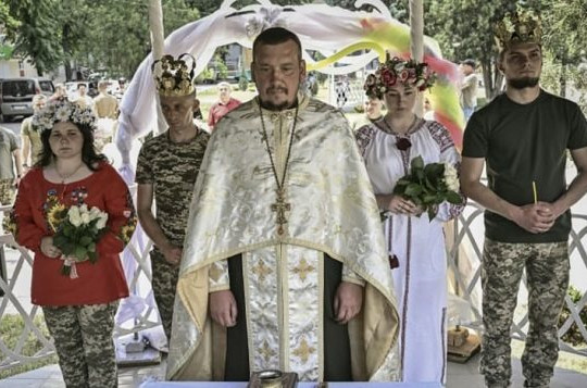 Lễ cưới trong chiến tranh tại Ukraine