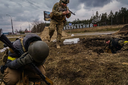 Quân Ukraine rơi vào thảm cảnh vì Phương Tây quá sợ hãi nước Nga