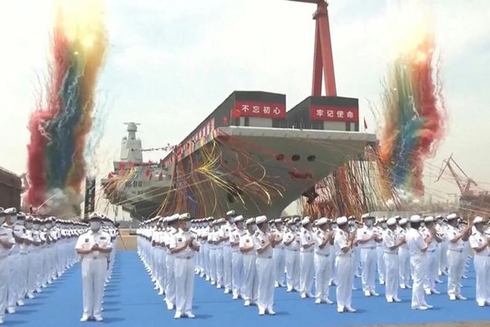 Trung Quốc hạ thủy tàu sân bay thứ 3 với cái tên khiến Đài Loan ớn lạnh