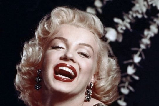 Blonde - phim tiểu sử cô đào Marilyn Monroe không dành cho số đông?