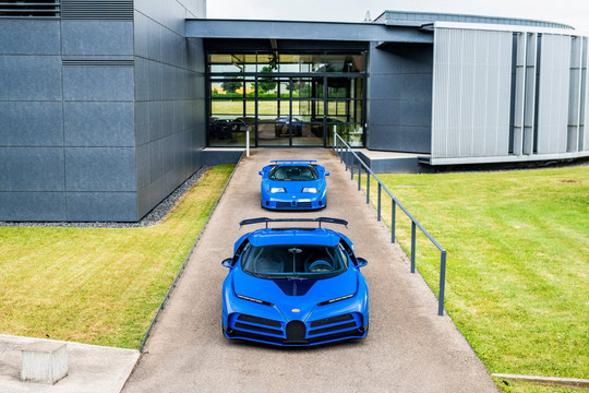 Chiếc Bugatti Centodieci triệu USD đầu tiên chính thức xuất xưởng