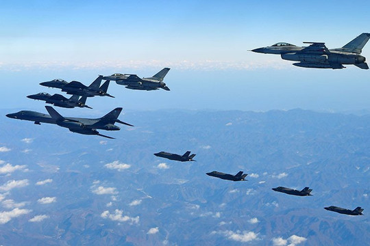 Triều Tiên cáo buộc Mỹ lập NATO châu Á, thề phòng thủ mạnh mẽ hơn