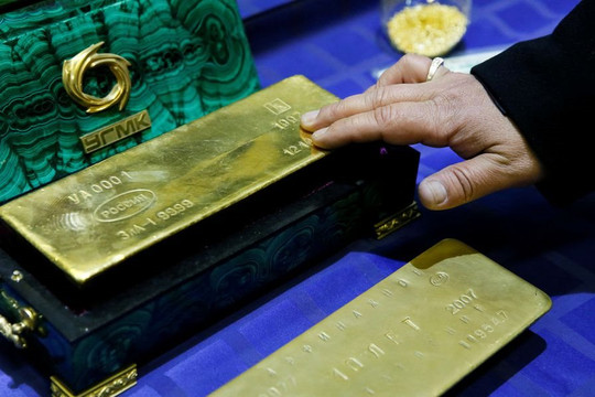 Mỹ cấm nhập khẩu vàng mới của Nga, trừng phạt mạnh vào ngành công nghiệp quốc phòng