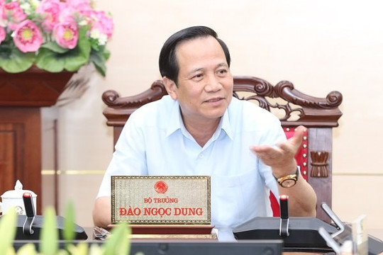 Bộ trưởng Việt Nam băn khoăn việc người dân rút BHXH một lần, chuyên gia quốc tế nói gì?