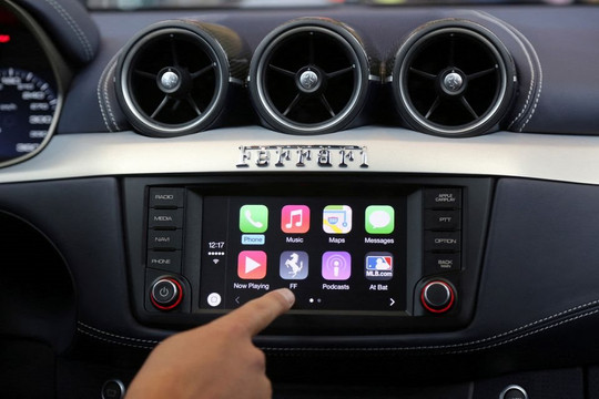Thêm ứng dụng mua xăng từ bảng điều khiển, Apple biến ô tô thành cửa hàng tạp hóa và dịch vụ