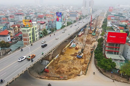 Hà Nội chi 100 tỉ đồng làm hầm đường bộ qua đê sông Hồng