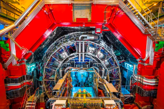 Máy gia tốc hạt lớn được 'hồi sinh' để khám phá các kiến thức vật lý mới