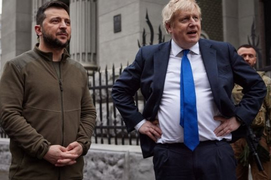 Sau khi bị ép từ chức Thủ tướng Anh, ông Johnson có nhiều cơ hội làm quan chức ở Ukraine