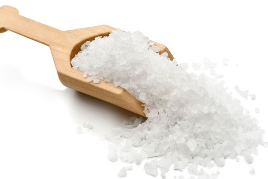Thói quen nêm thêm muối vào thức ăn trong quá trình ăn có thể gây tử vong sớm 