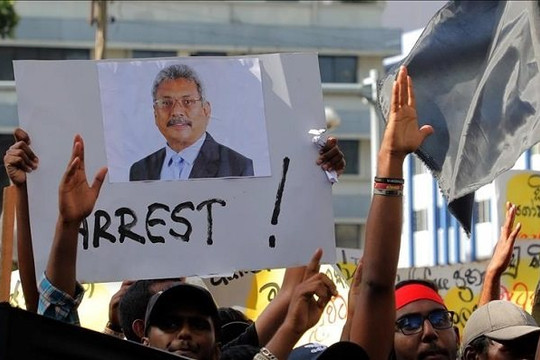 Tổng thống Sri Lanka chạy trốn ra nước ngoài